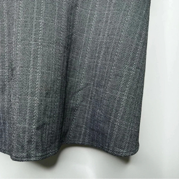 Torrid Grey Chevron Ponte Peplum Tank Size 4X - Picture 5 of 8